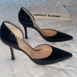 ✨Manolo Blahnik black patent leather pointed toe heels✨
